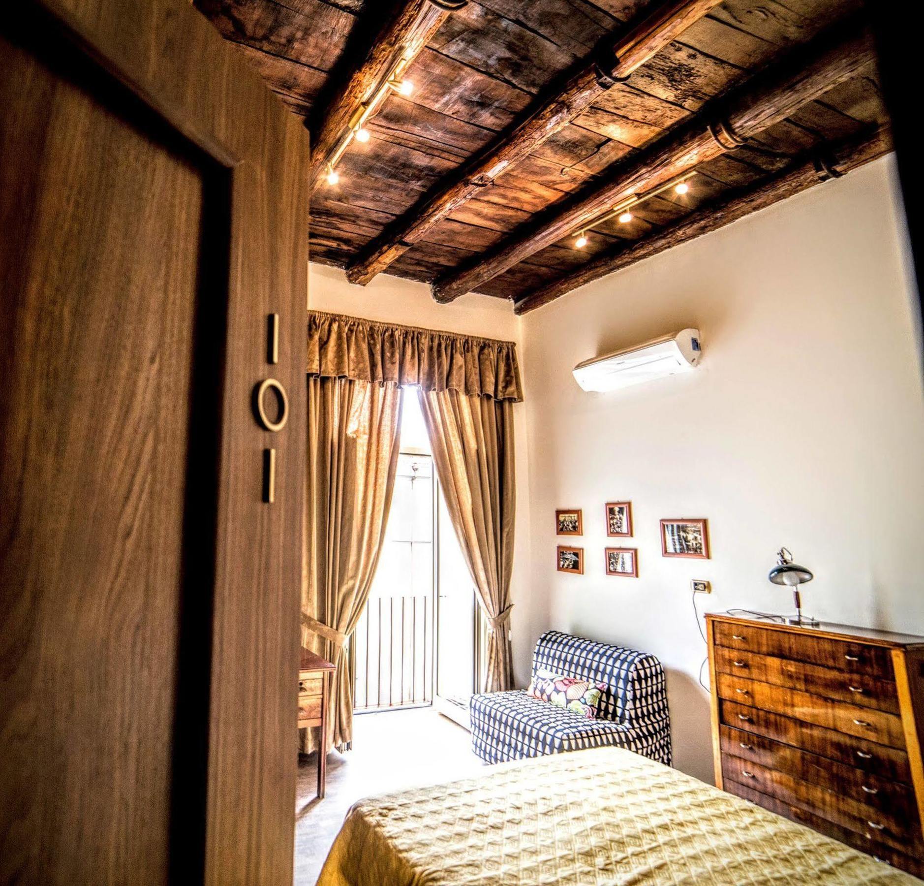 نابولي San Gennaro B&B المظهر الخارجي الصورة